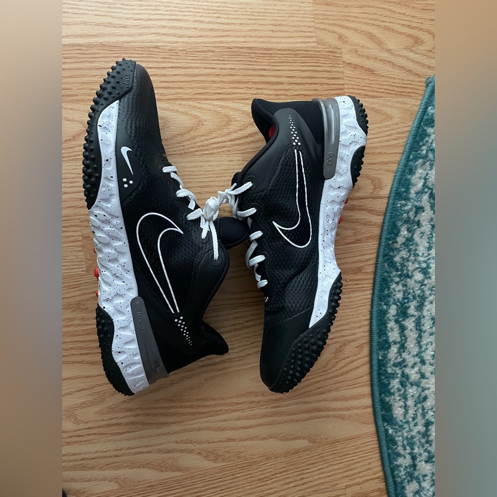 Nike Alpha Huarache Elite 3 Men's Size 13 Turf Black/White-Metallic.